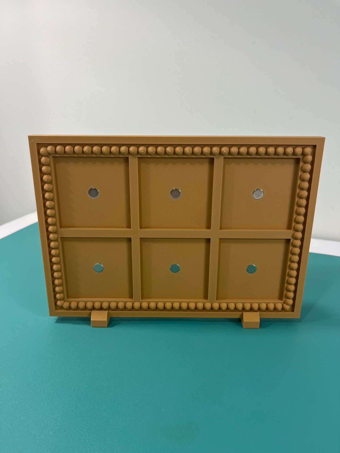 3D Printed Frame with Photo Magnets