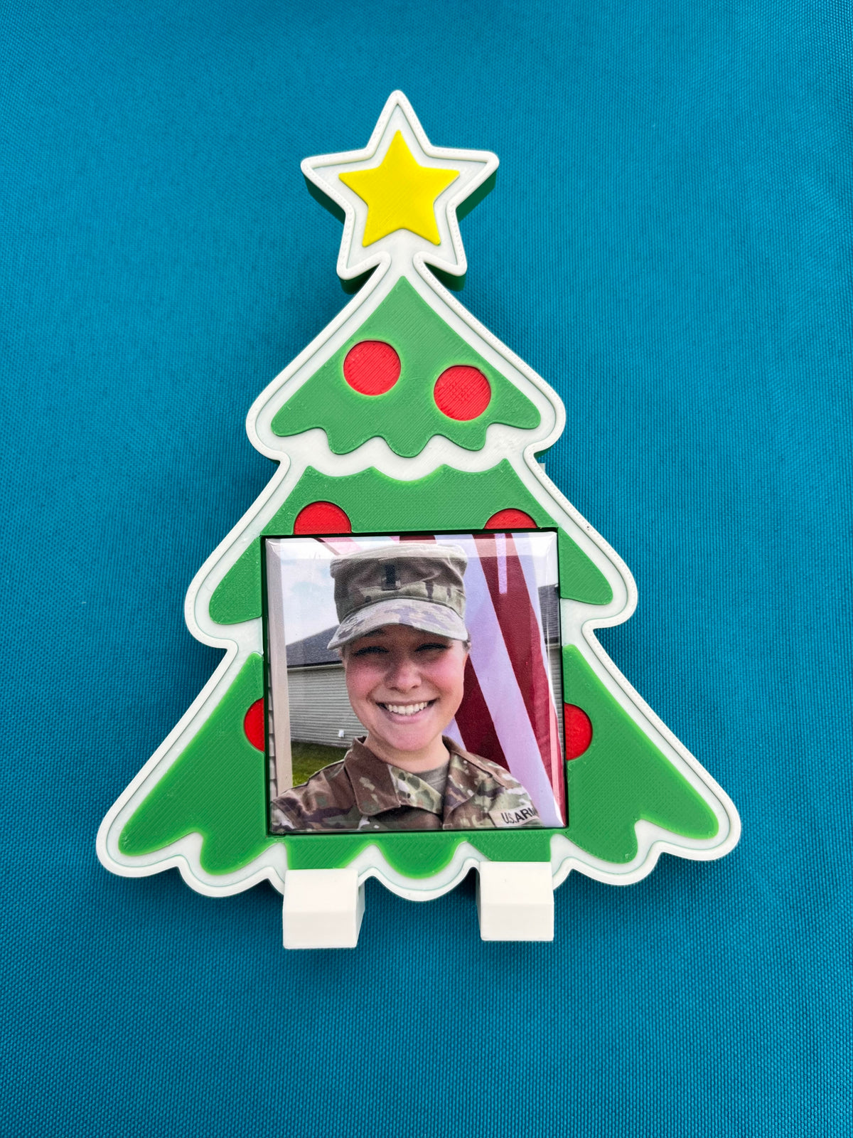 3D Printed Christmas Tree Frame with Photo Magnet