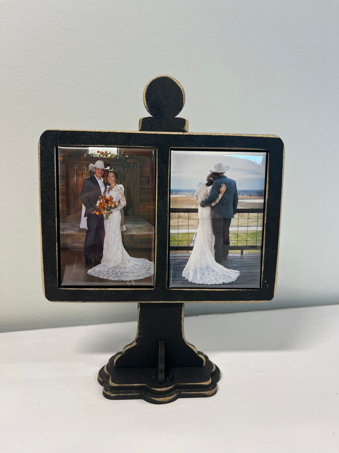 Magnetic Photo Stand with 2 Photo Magnets